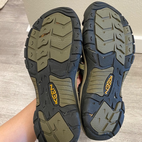 Keen Size 10 Men’s Green Outdoor Sandals main image 4
